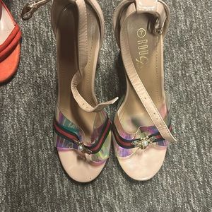 Im selling hell they badge with red green stripes and gold bee charm